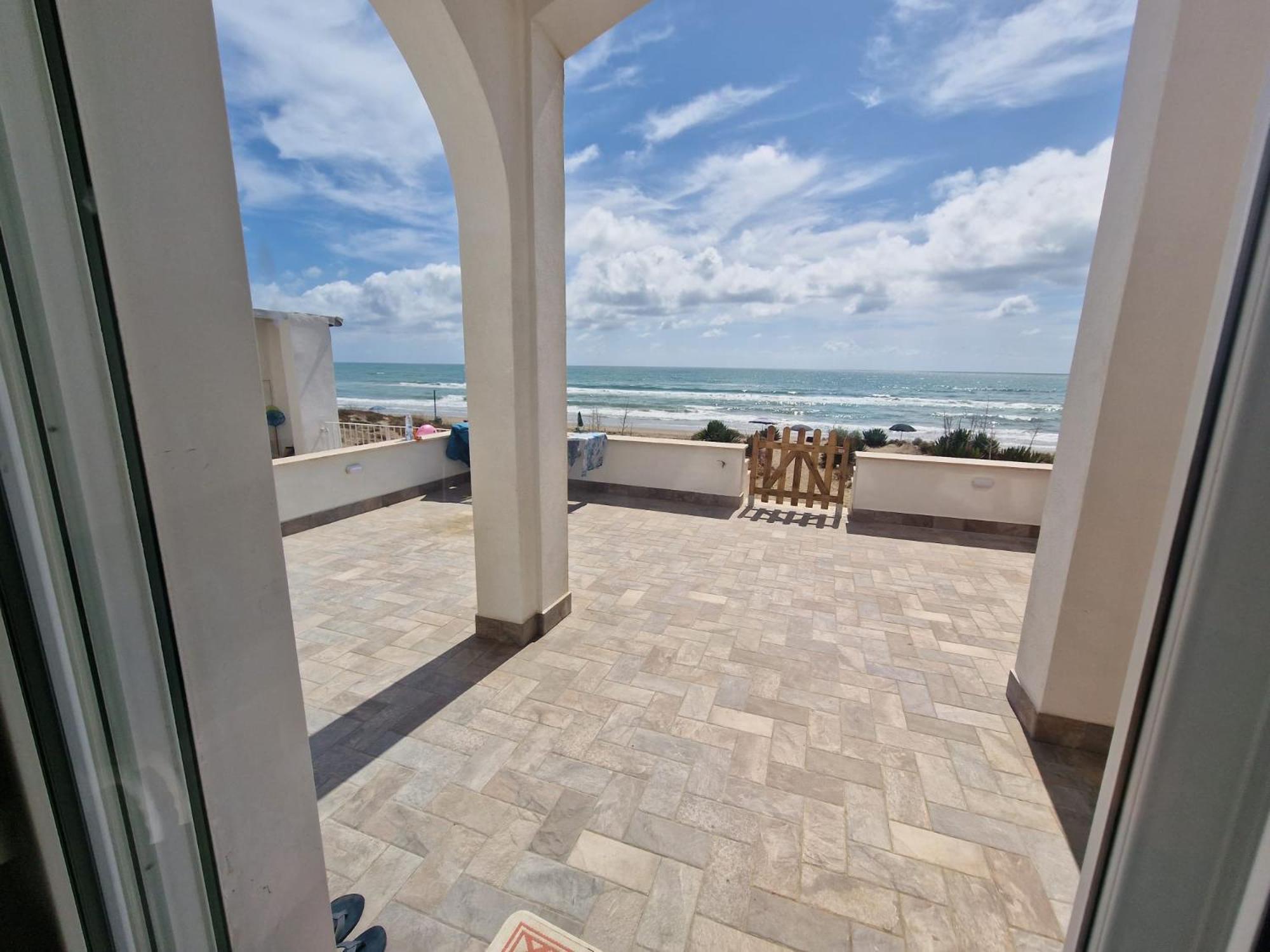 The Suite On The Beach Торваяника Екстериор снимка