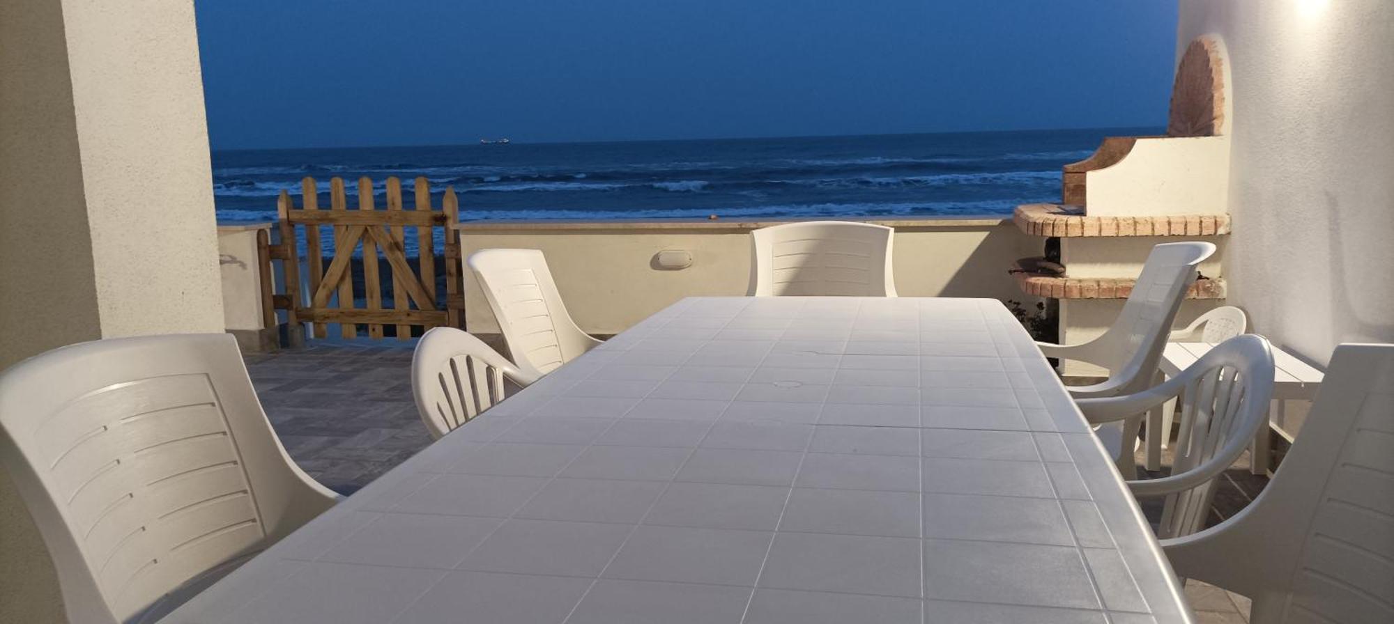 The Suite On The Beach Торваяника Екстериор снимка
