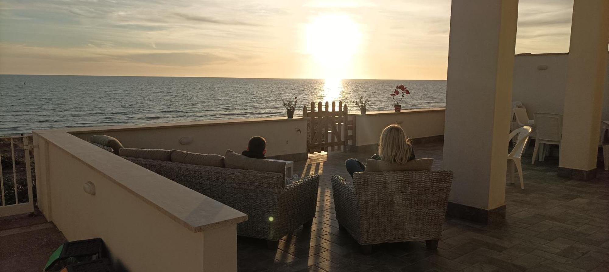 The Suite On The Beach Торваяника Екстериор снимка