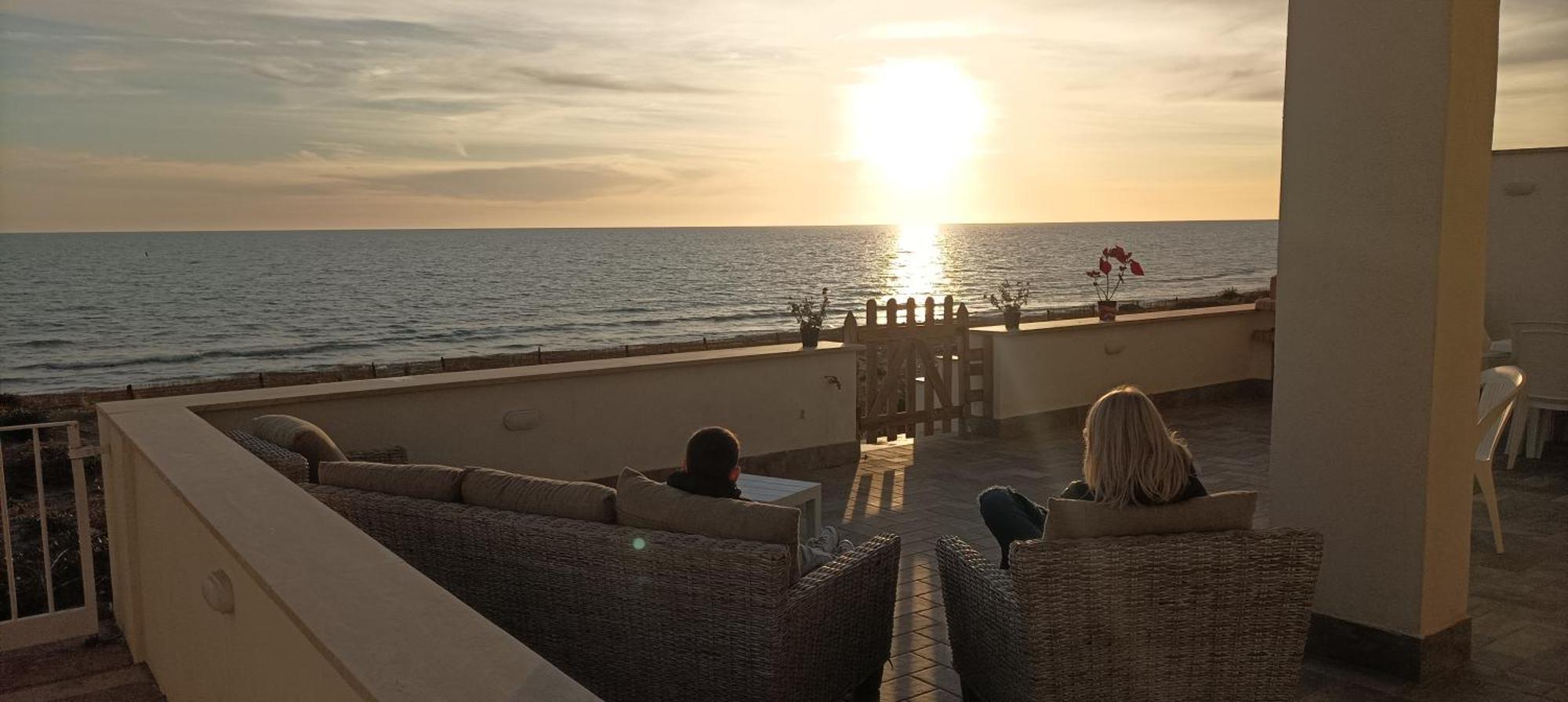The Suite On The Beach Торваяника Екстериор снимка