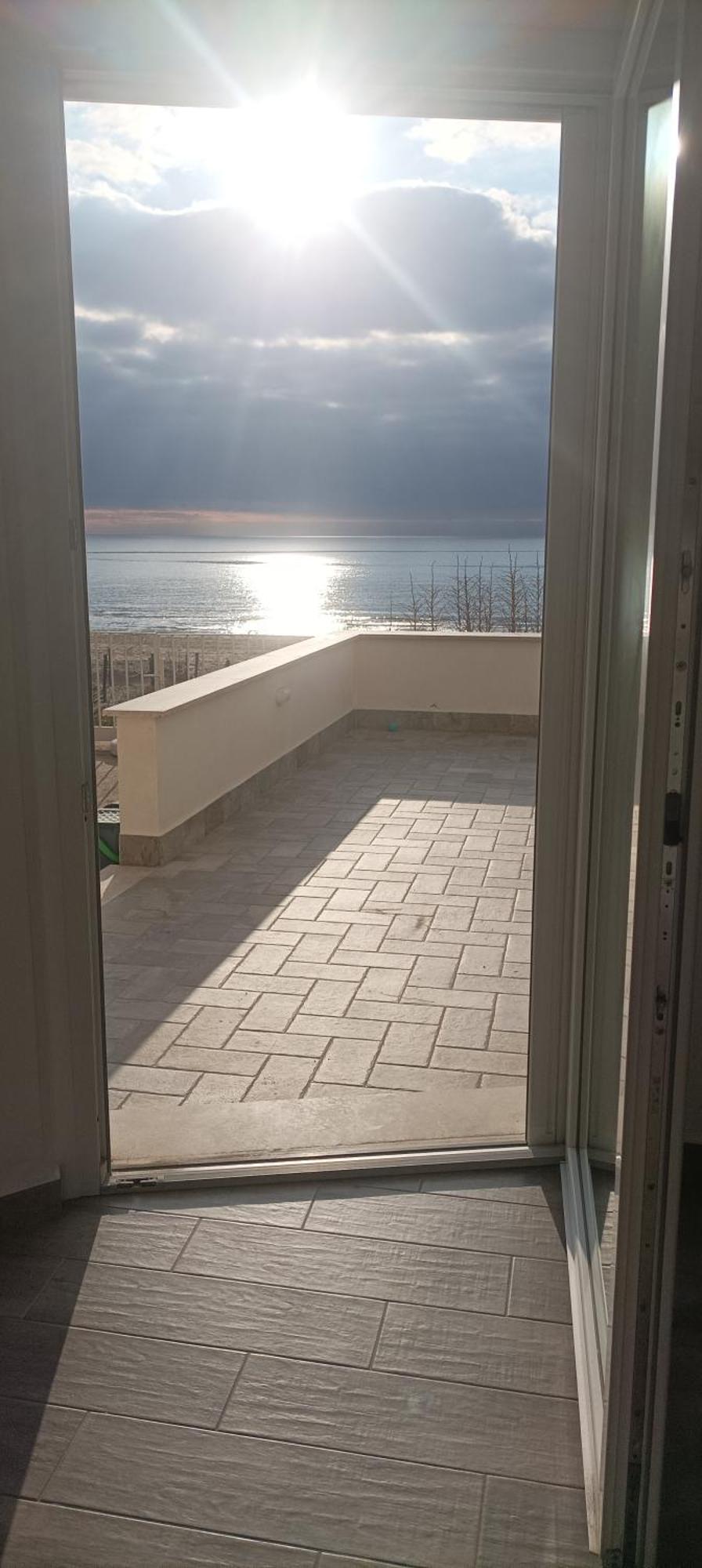 The Suite On The Beach Торваяника Екстериор снимка